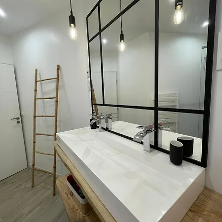 Bel Lumineux Au Coeur De Appartamento